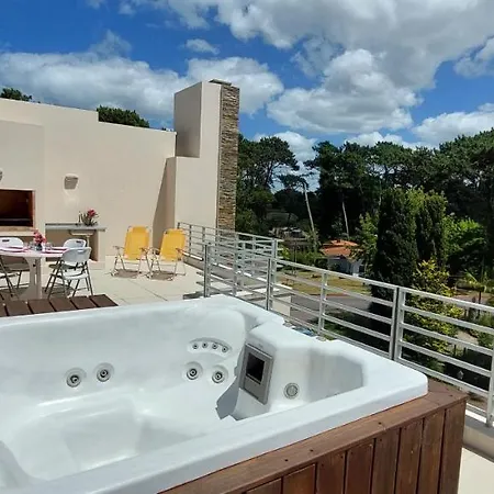 Apartamento PENTHOUSE CON TERRAZA PARRILLERO Y JACUZZI PROPIO, PREMIADO POR AWARD SEGUNDO AÑO CONSECUTIVO -Edificio Jardins Del Est San Rafael-